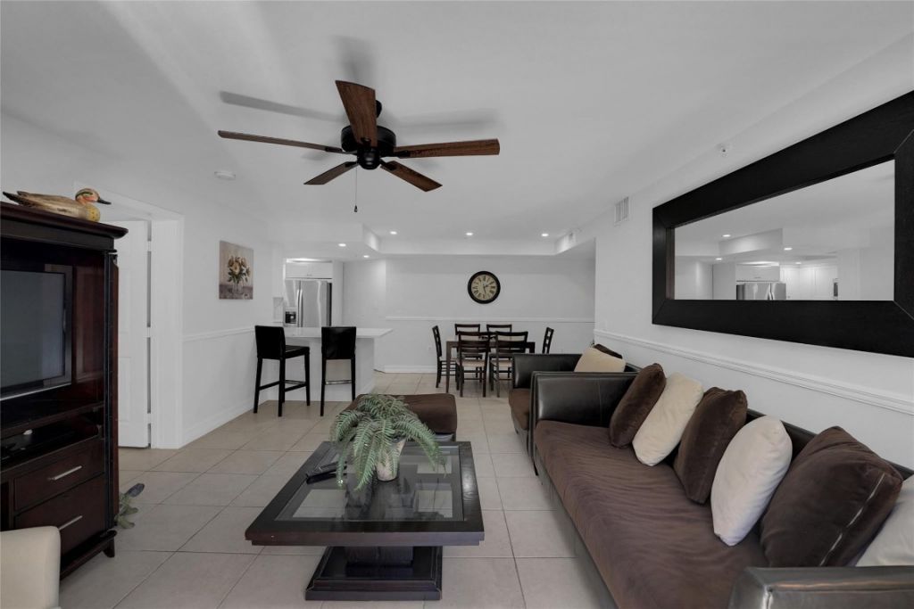 2125 SE 10 Avenue, Unit 1011, Fort Lauderdale, FL 33316 Photo