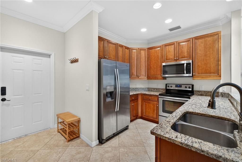 1095 Winding Pines Cir, Unit 201, Cape Coral, FL 33909 Photo