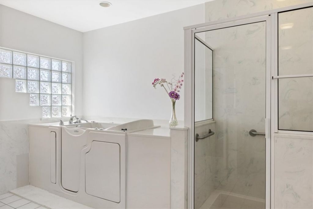 2 Seahorse Lane, Vero Beach, FL 32960 Photo