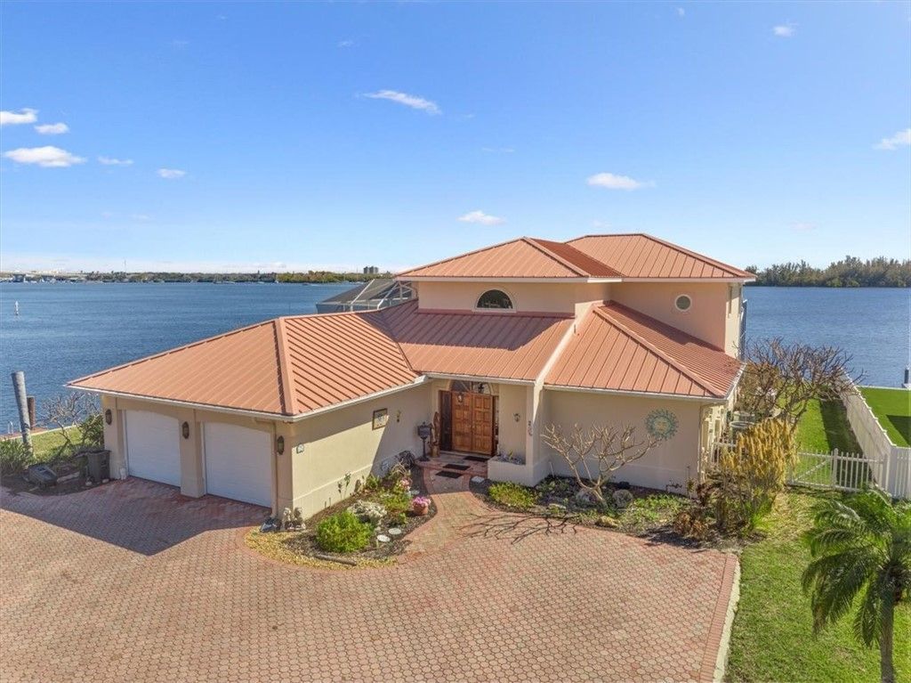 2 Seahorse Lane, Vero Beach, FL 32960 Photo