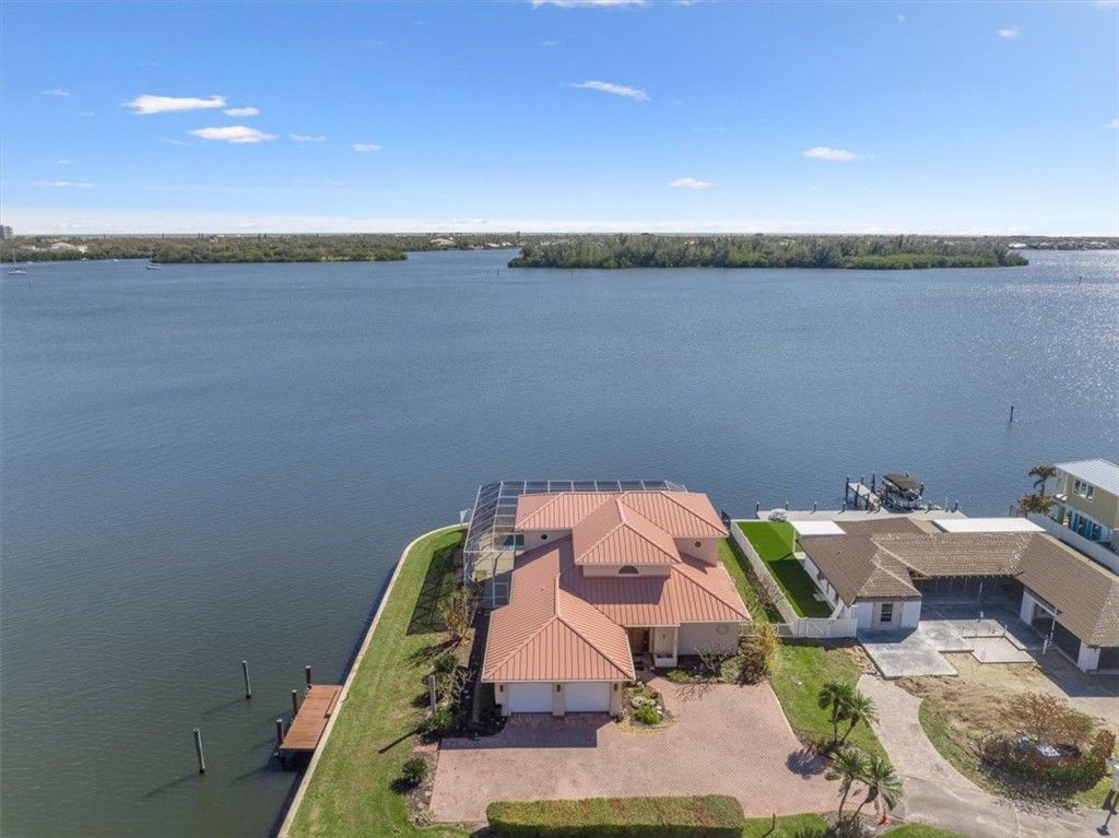 2 Seahorse Lane, Vero Beach, FL 32960 Photo