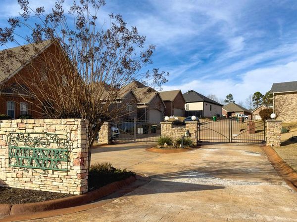 8 Pennsylvania Court, Little Rock, AR 72207