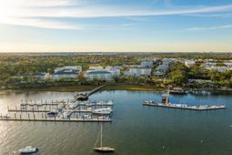 540 Helmsman Street photo 4