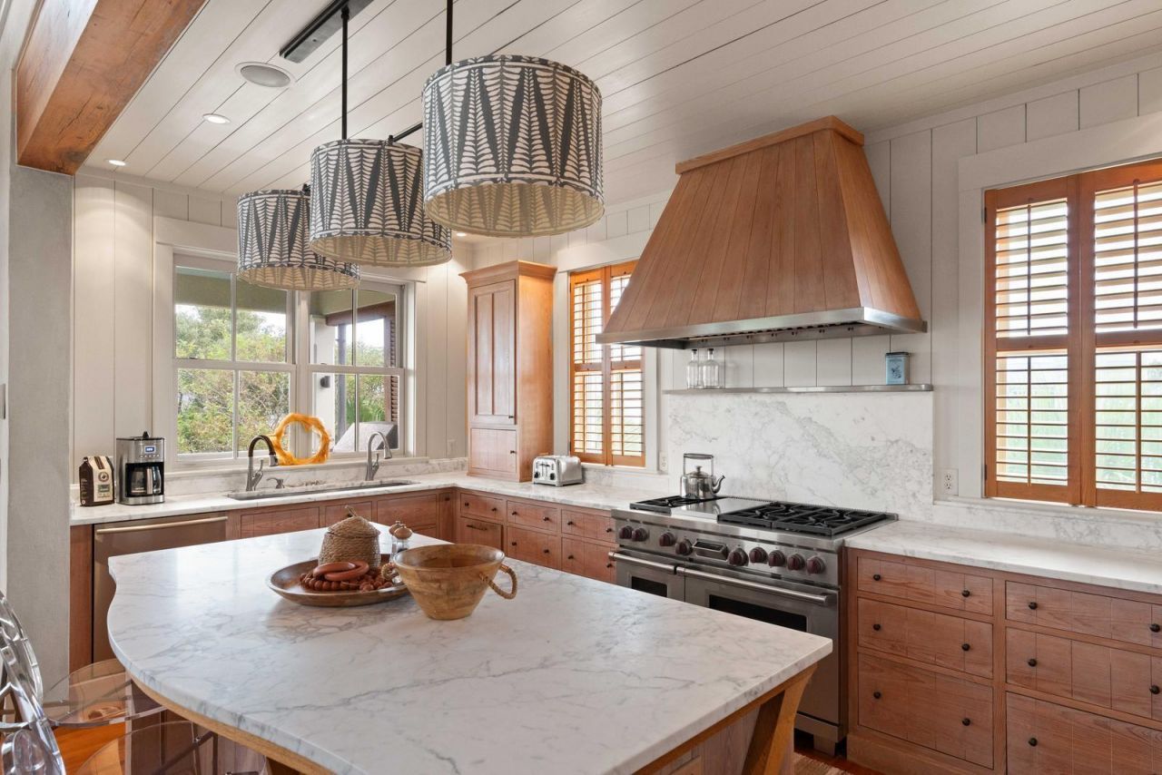 3 7th Avenue Photo 14