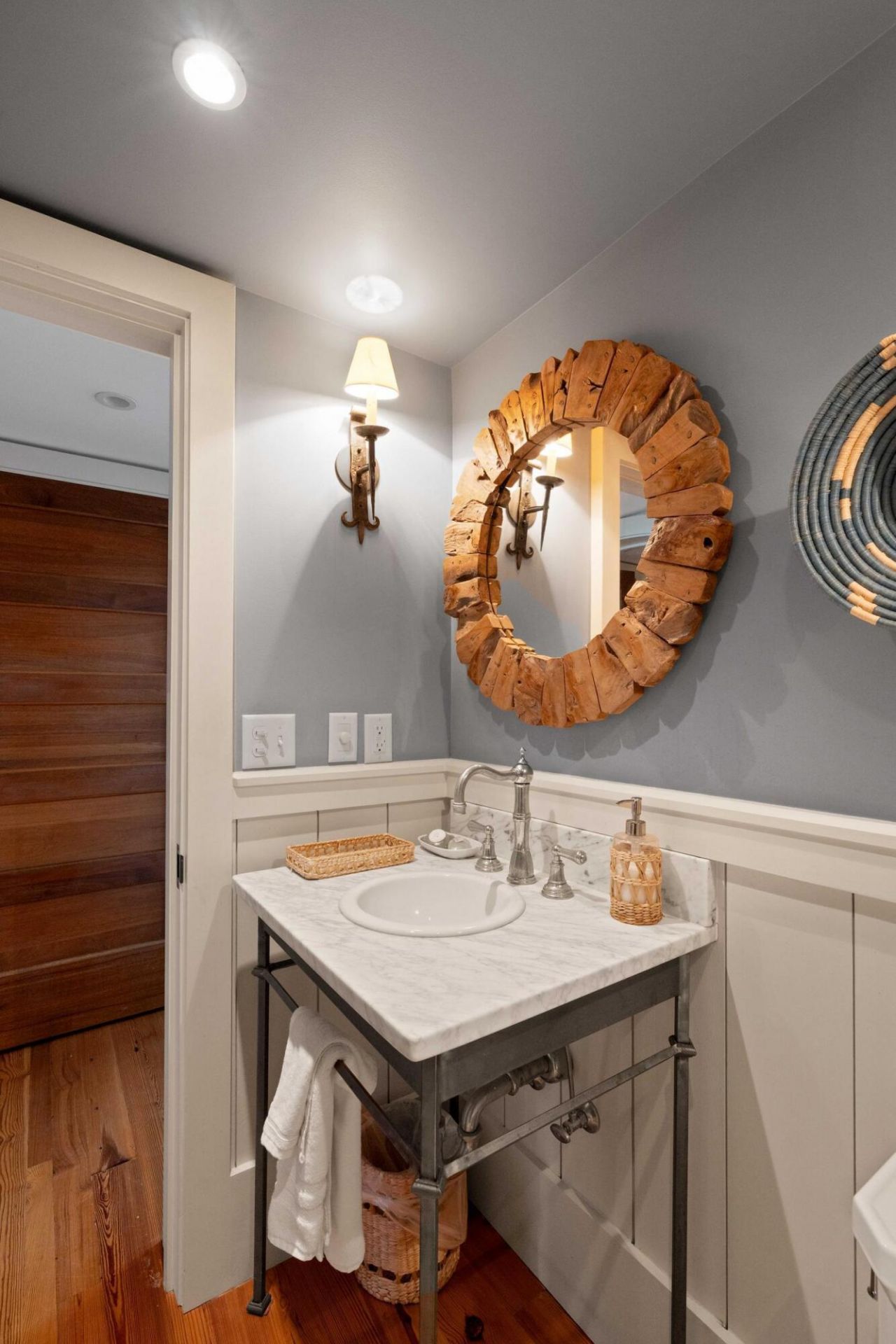 3 7th Avenue Photo 26