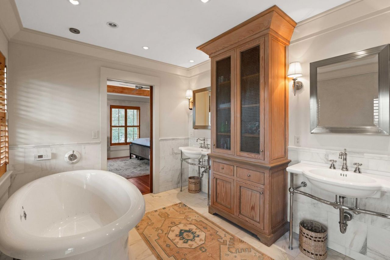 3 7th Avenue Photo 30