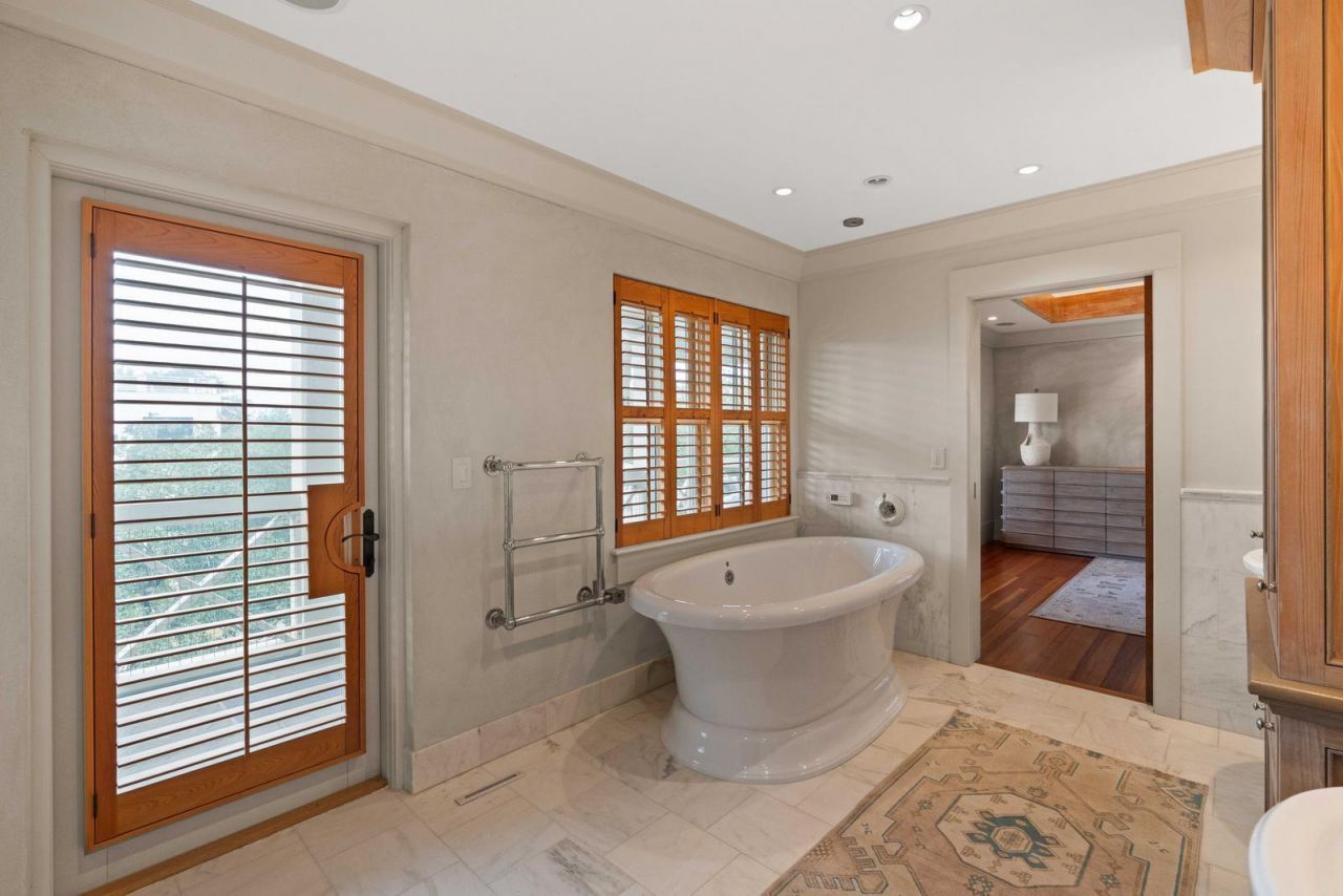 3 7th Avenue Photo 31