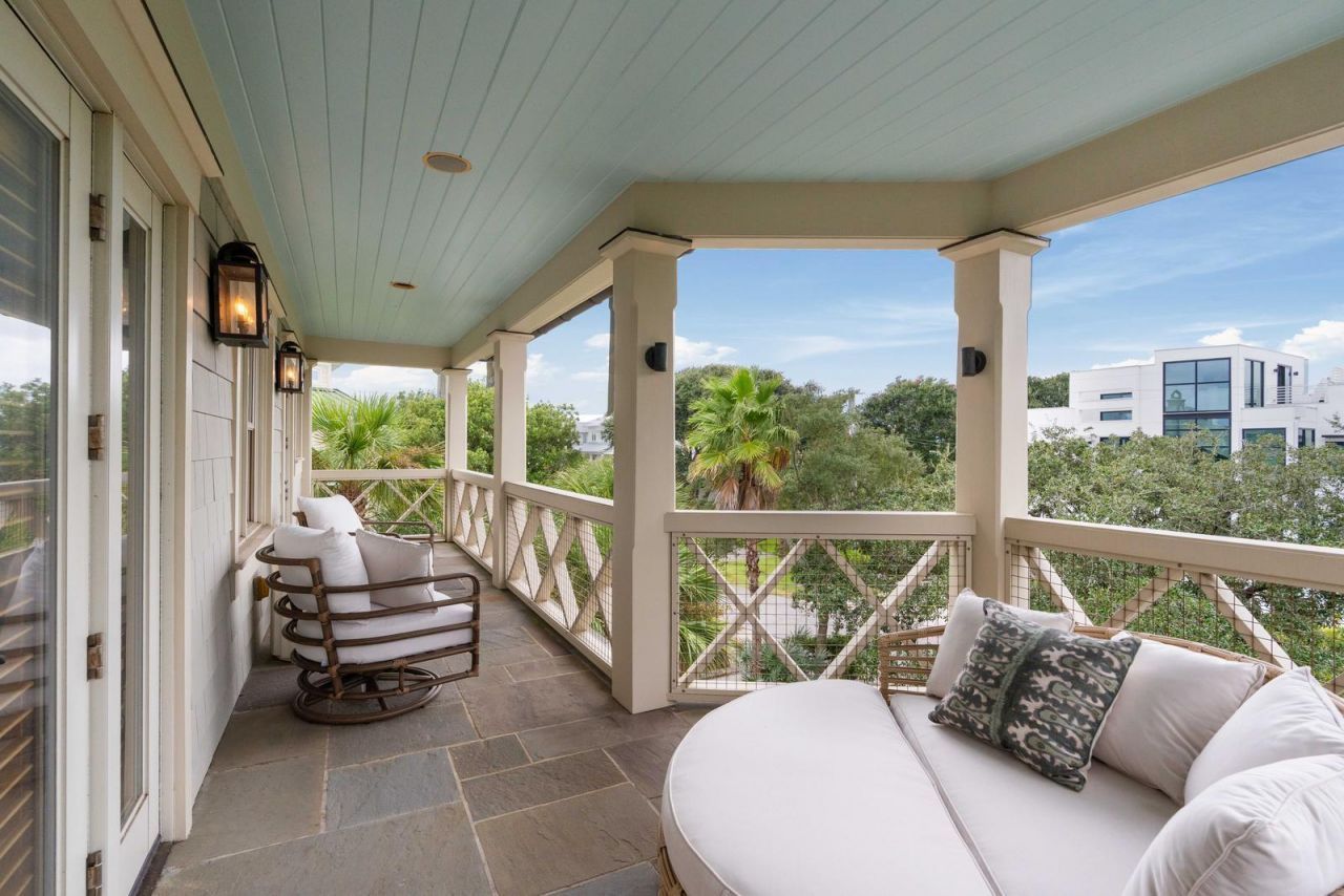 3 7th Avenue Photo 35