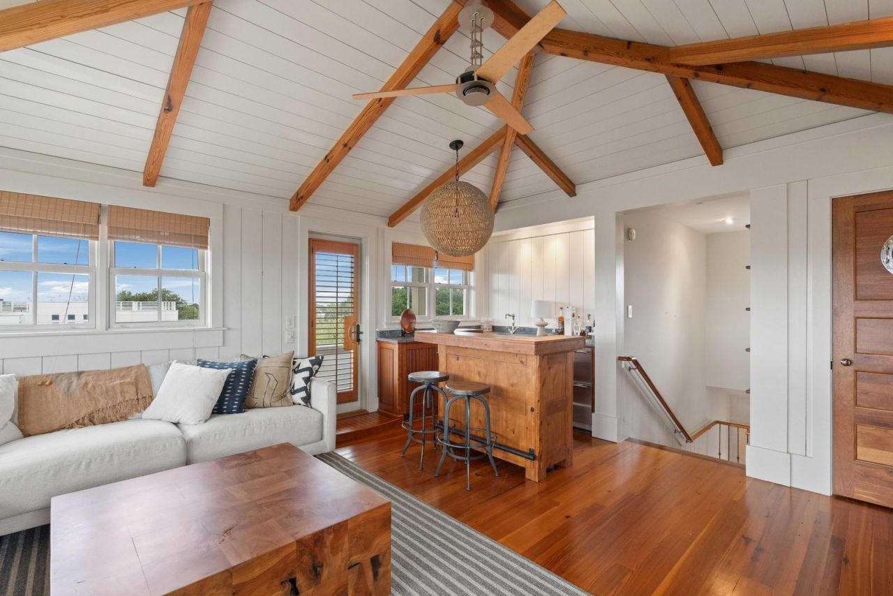 3 7th Avenue Photo 40