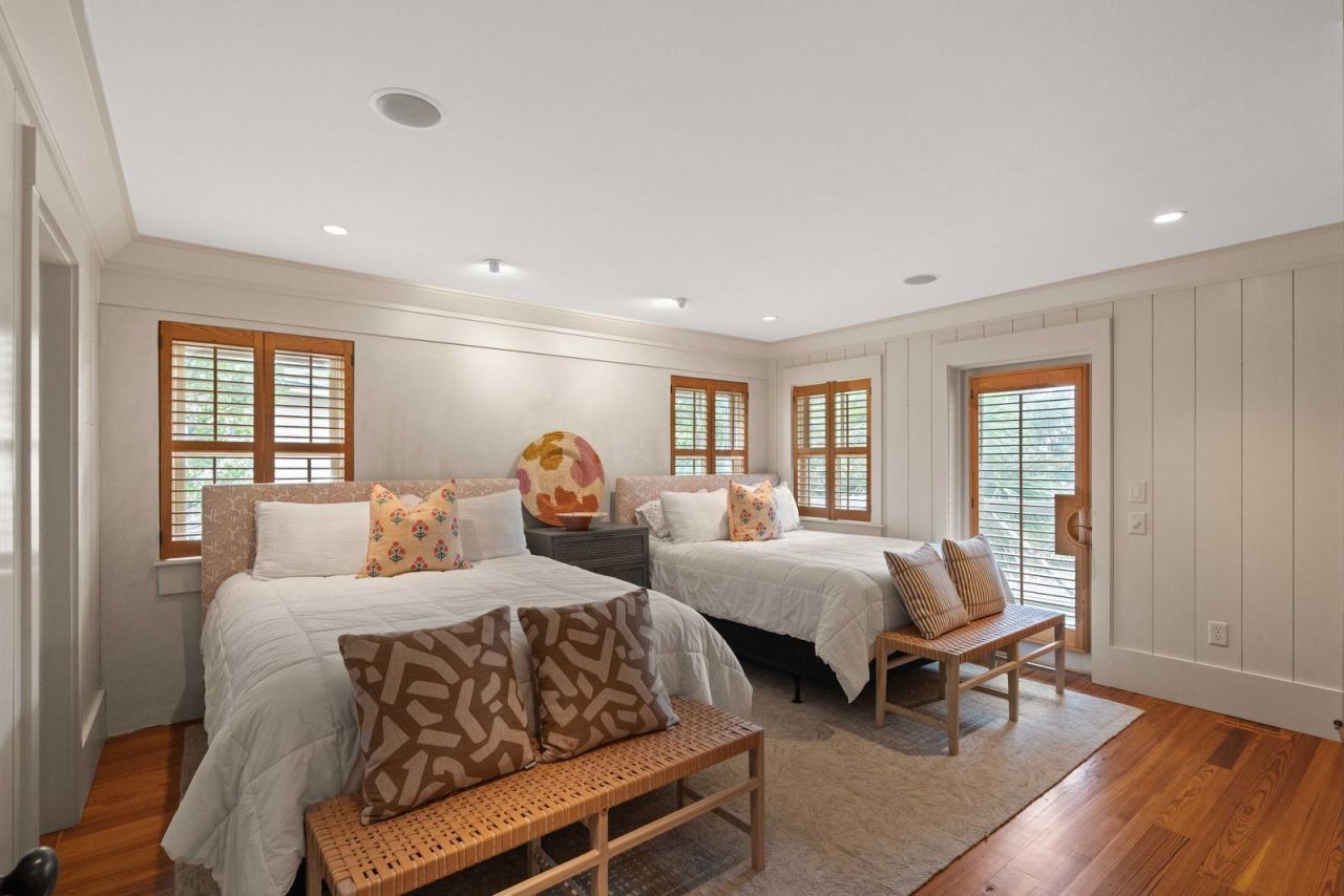 3 7th Avenue Photo 48