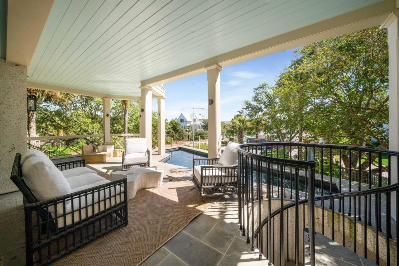 3 7th Avenue Photo 64