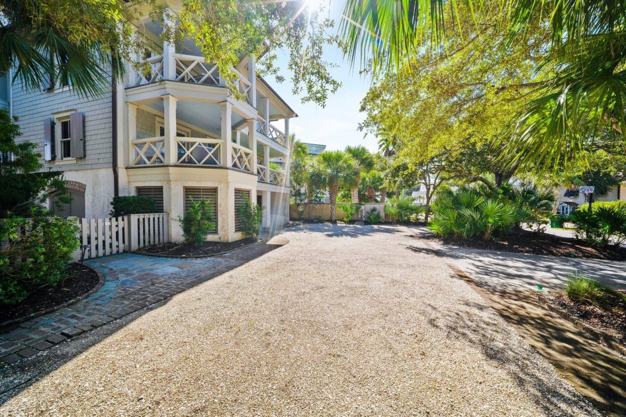 3 7th Avenue Photo 82