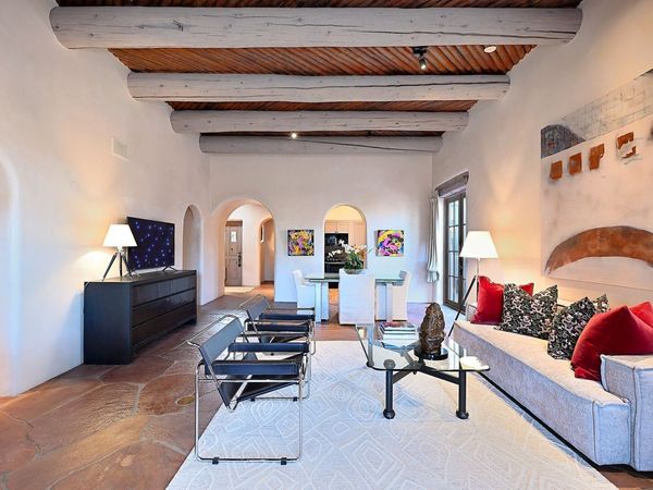 10 Plazuela Intimo , Santa Fe, NM 87506
