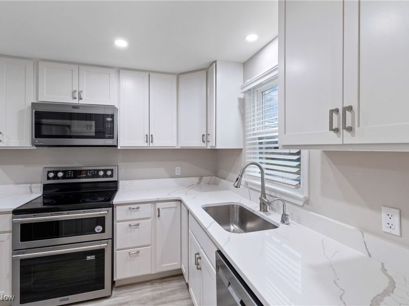 581 Stanley Road, Akron, OH 44312 Photo 12