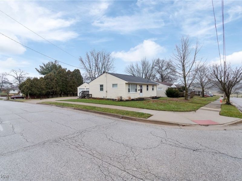 581 Stanley Road, Akron, OH 44312 Photo 3