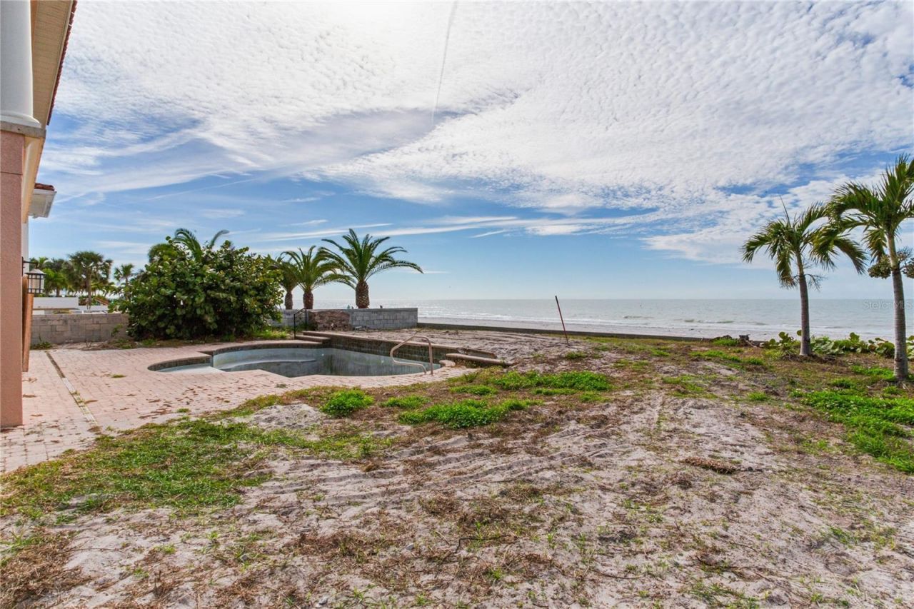16116 Gulf Boulevard, Redington Beach, FL 33708 Photo