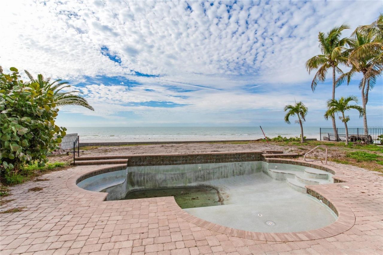 16116 Gulf Boulevard, Redington Beach, FL 33708 Photo