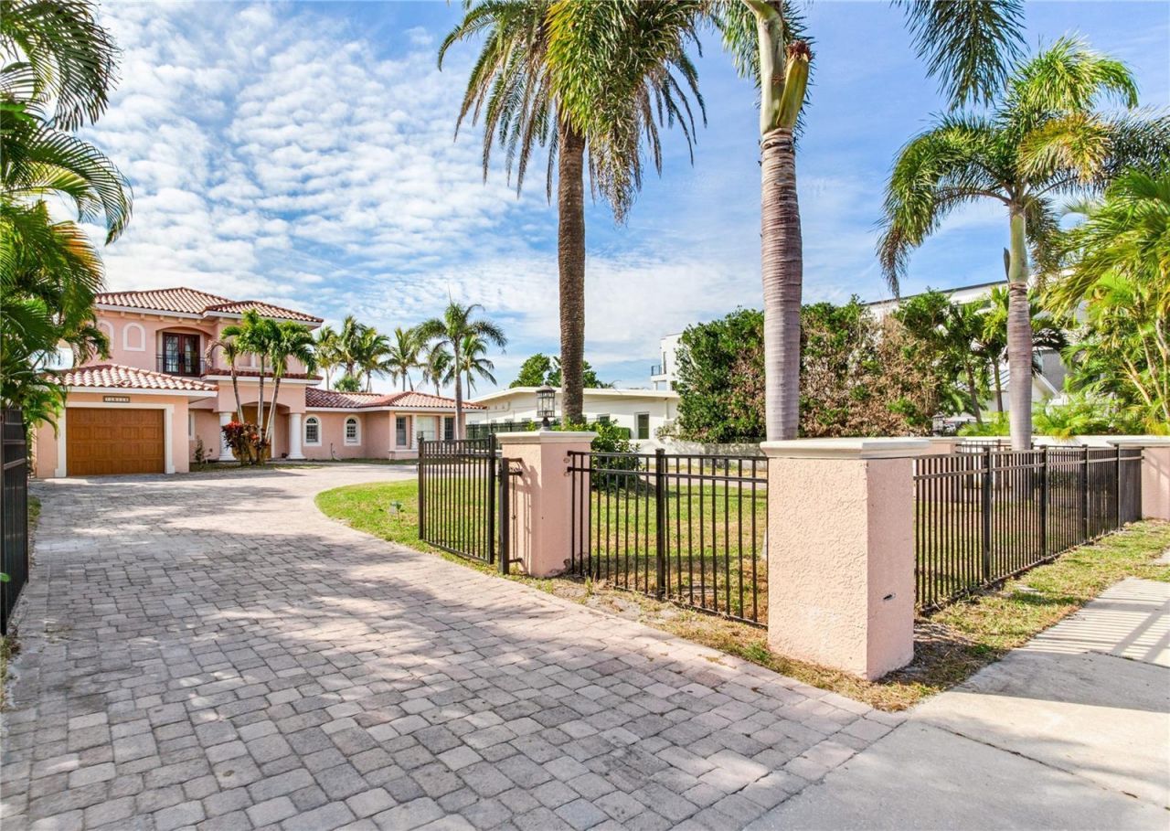 16116 Gulf Boulevard, Redington Beach, FL 33708 Photo