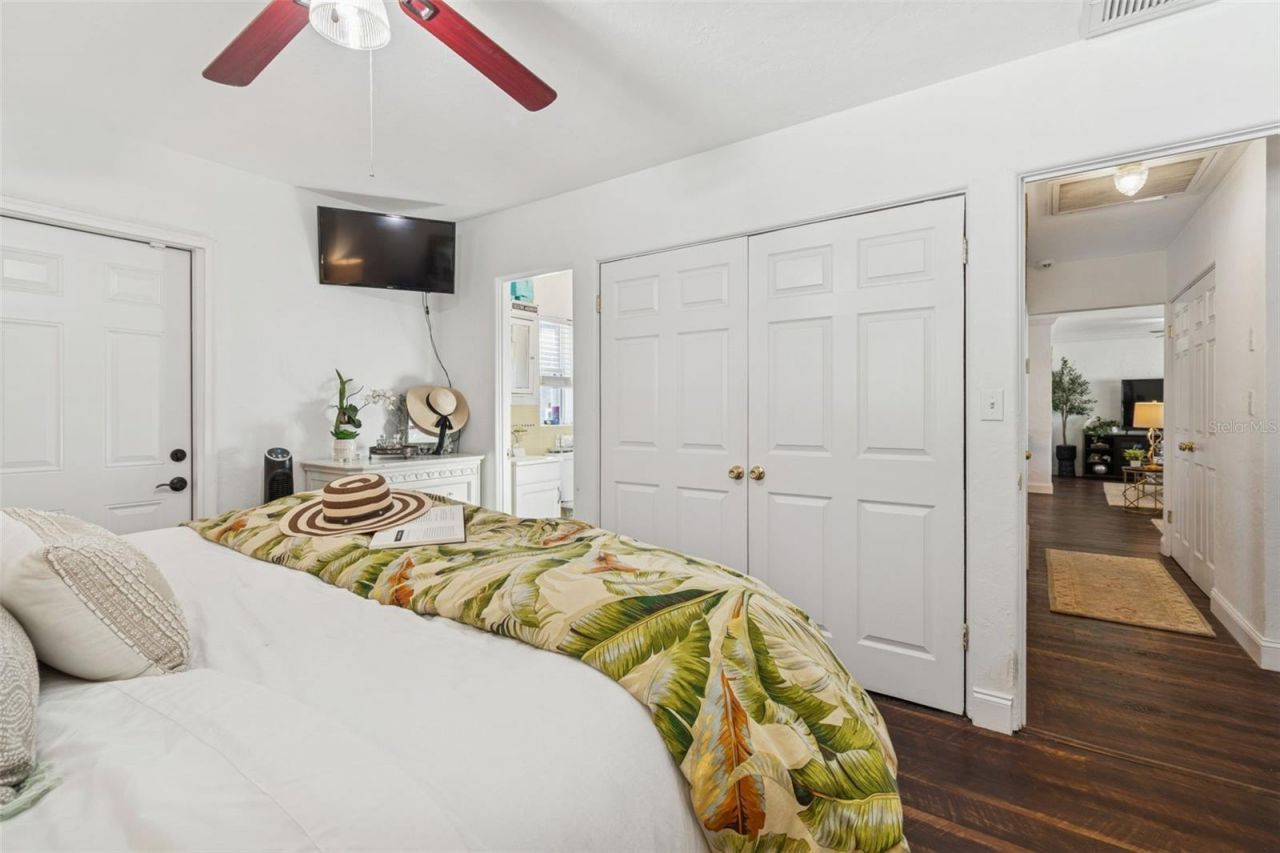 6260 23rd Terrace N, Saint Petersburg, FL 33710 Photo