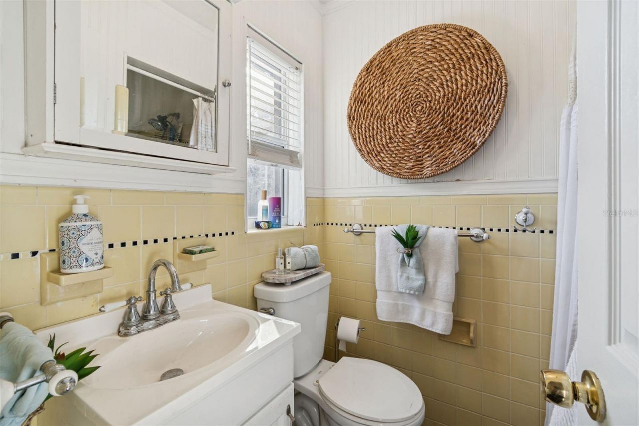 6260 23rd Terrace N, Saint Petersburg, FL 33710 Photo