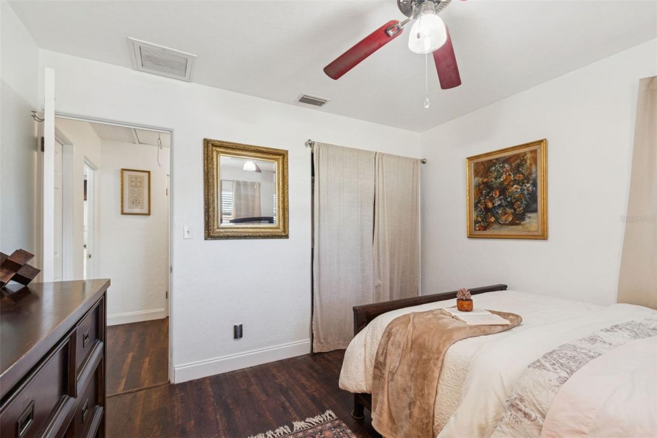 6260 23rd Terrace N, Saint Petersburg, FL 33710 Photo