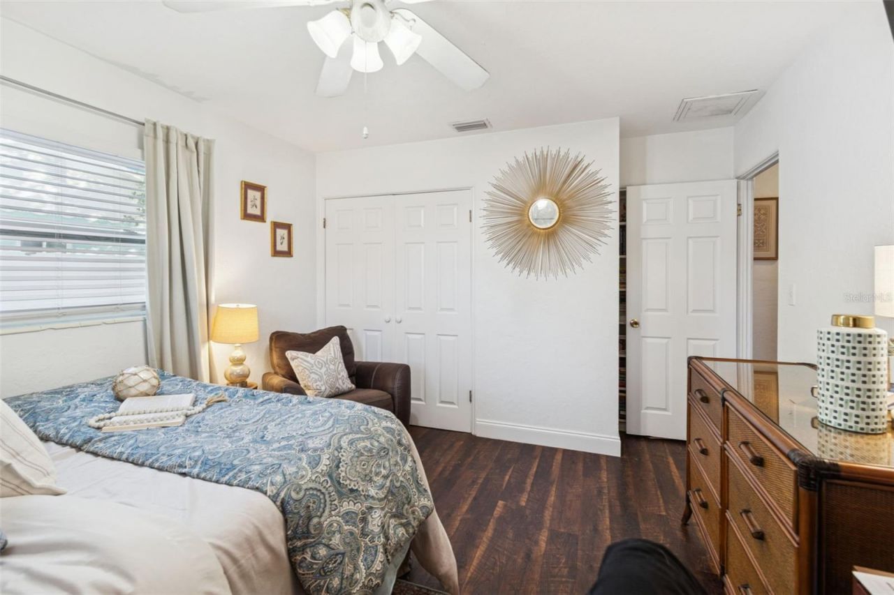 6260 23rd Terrace N, Saint Petersburg, FL 33710 Photo