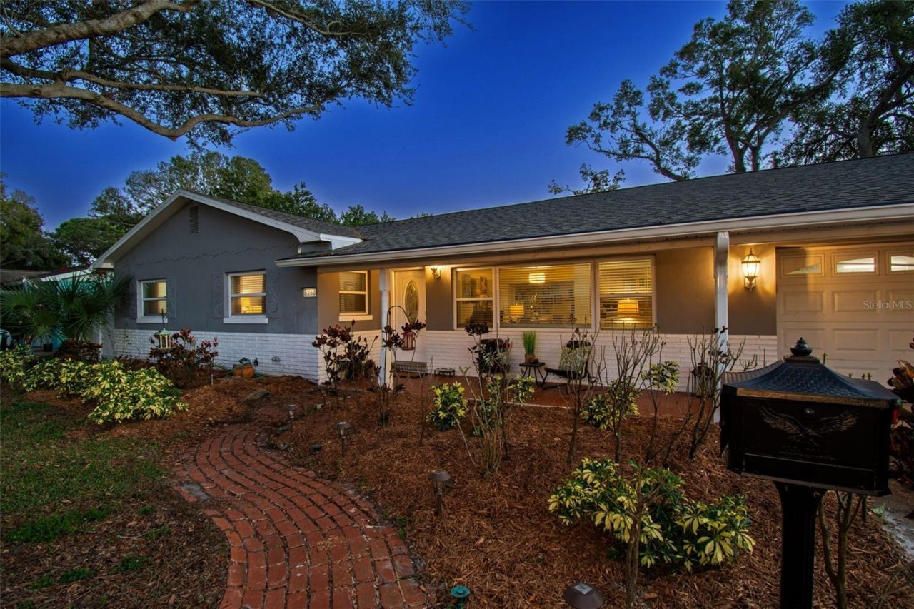 6260 23rd Terrace N, Saint Petersburg, FL 33710 Photo