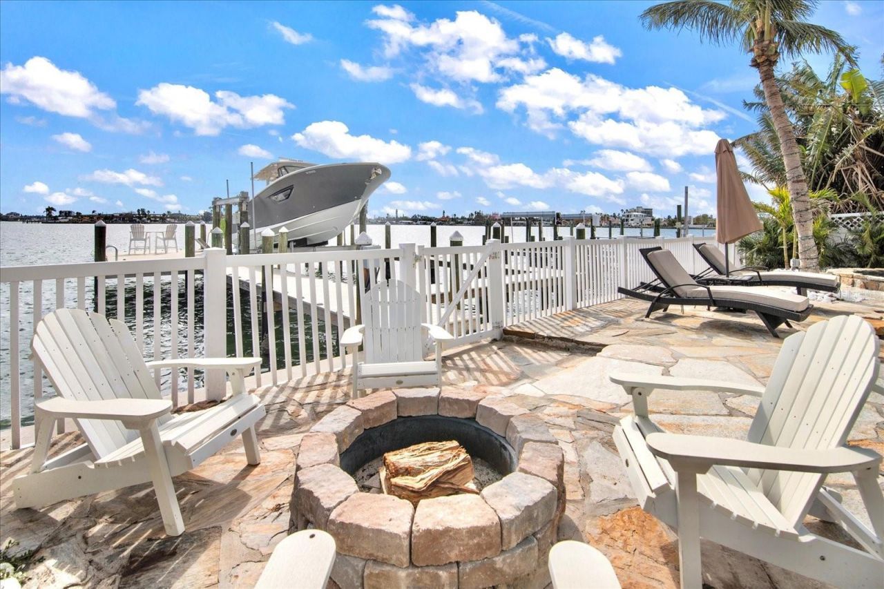 644 Boca Ciega Isle Drive, Saint Pete Beach, FL 33706 Photo