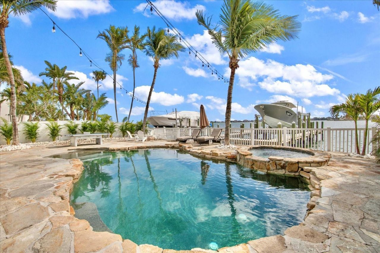 644 Boca Ciega Isle Drive, Saint Pete Beach, FL 33706 Photo