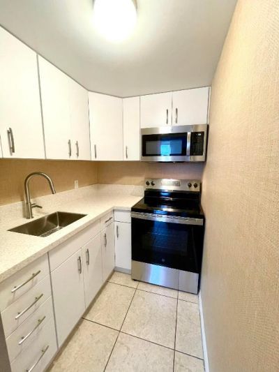 15 S Golfview Road, Unit 403, Lake Worth Beach, FL 33460 Photo