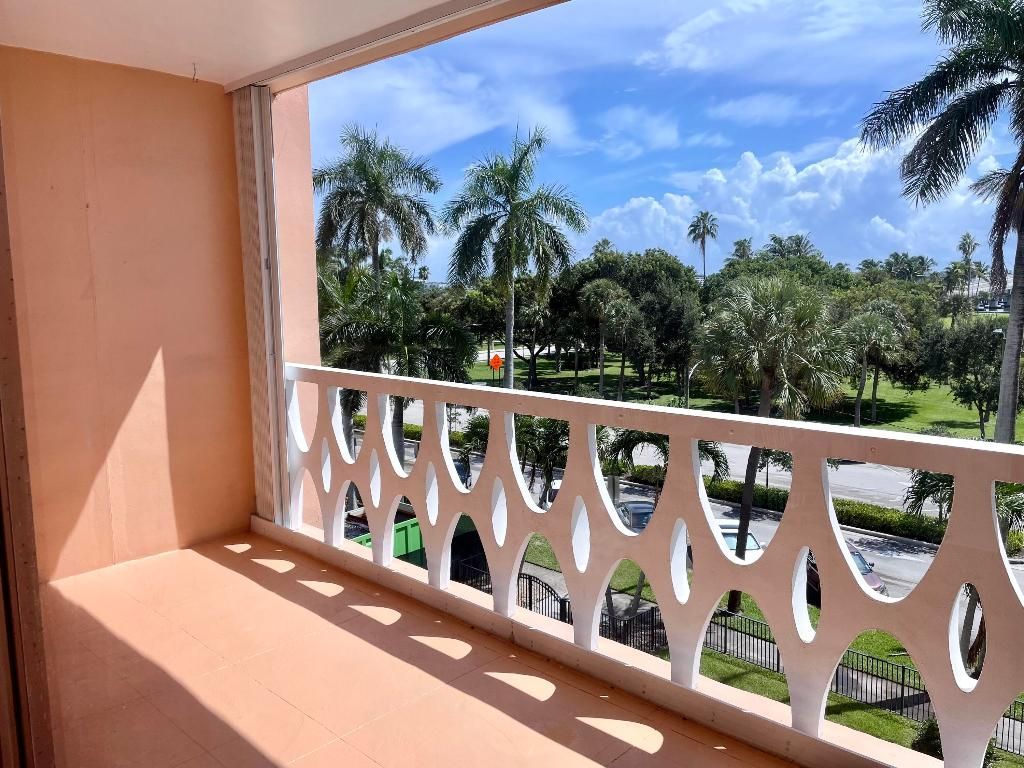 15 S Golfview Road, Unit 403, Lake Worth Beach, FL 33460 Photo