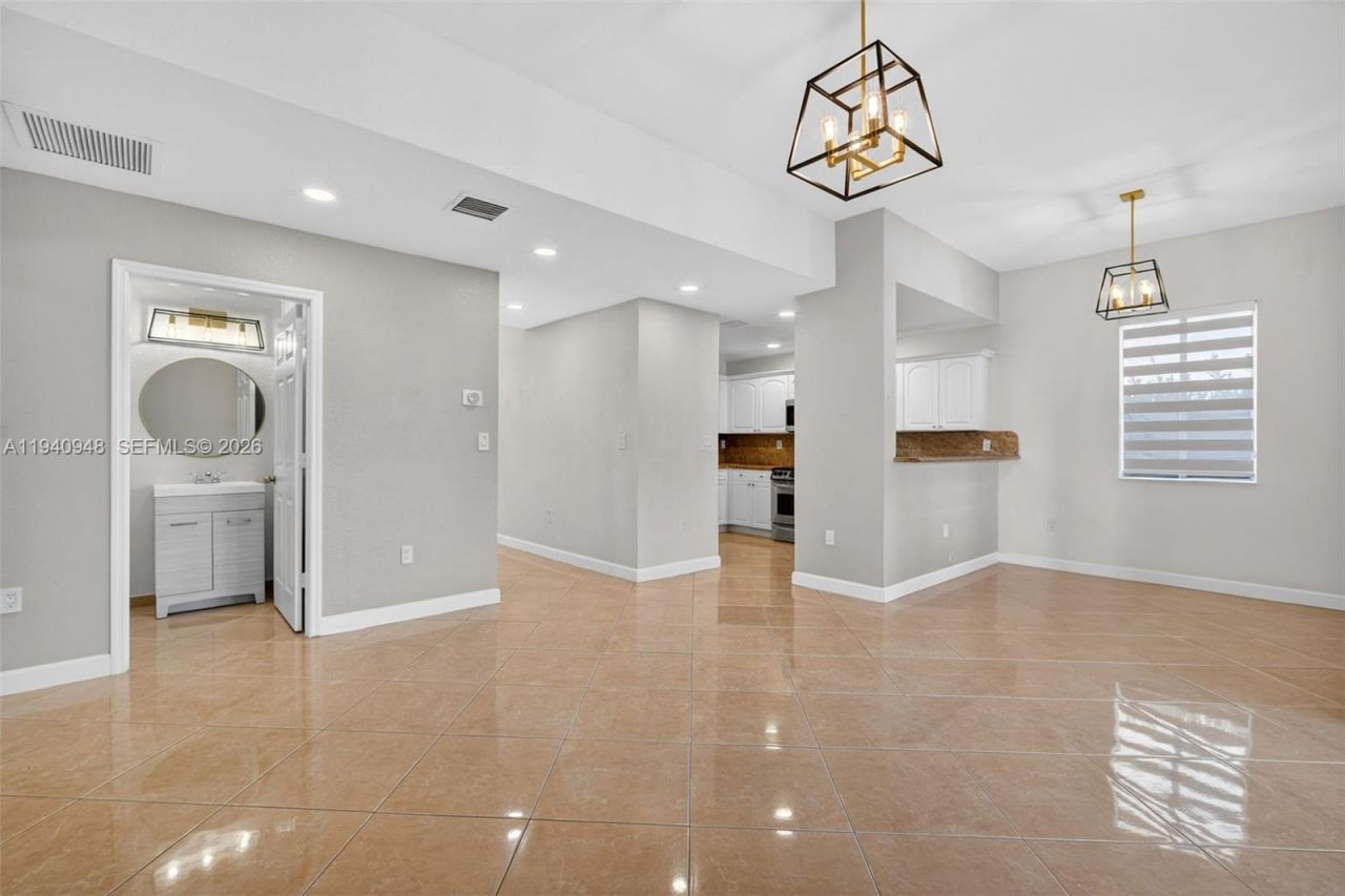 1501 SW 154th Ct, Miami, FL 33194 Photo