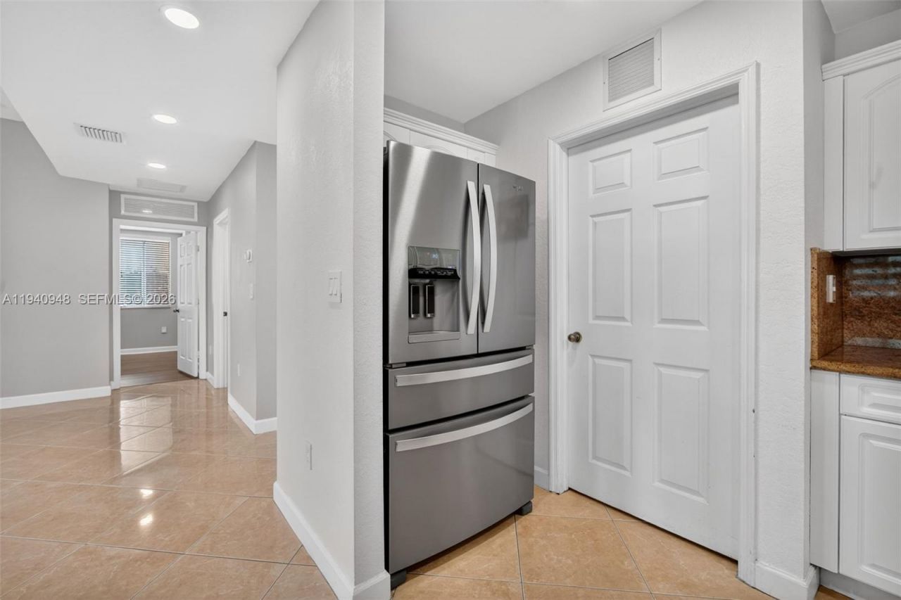 1501 SW 154th Ct, Miami, FL 33194 Photo