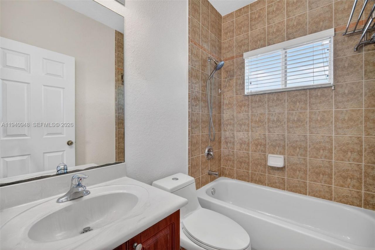 1501 SW 154th Ct, Miami, FL 33194 Photo