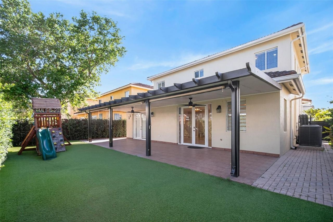 1501 SW 154th Ct, Miami, FL 33194 Photo