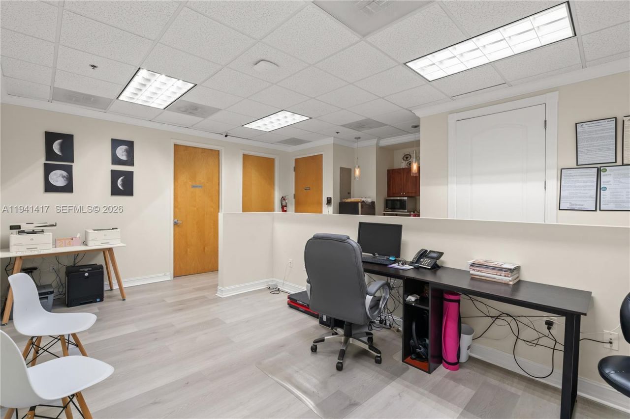 5803 NW 151st St, Unit 200-B, Miami Lakes, FL 33014 Photo