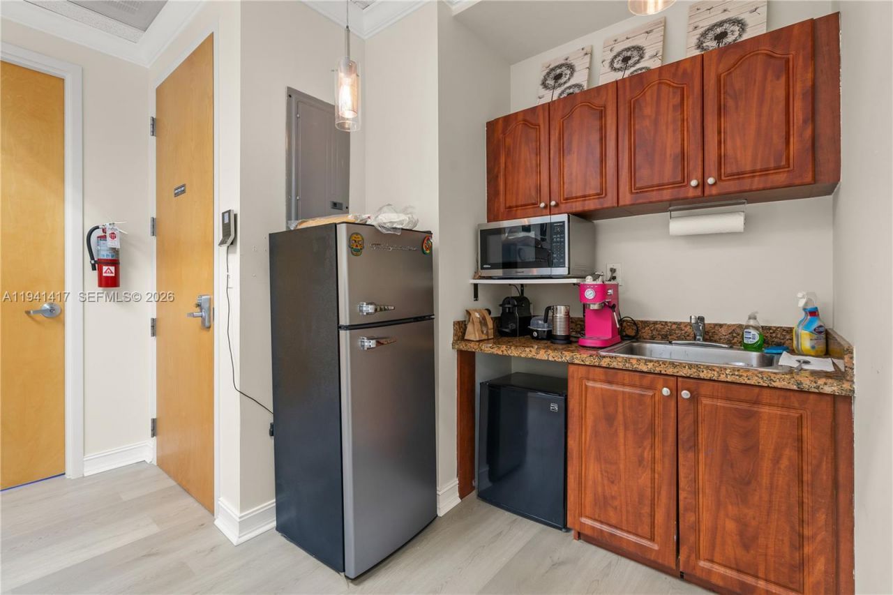 5803 NW 151st St, Unit 200-B, Miami Lakes, FL 33014 Photo