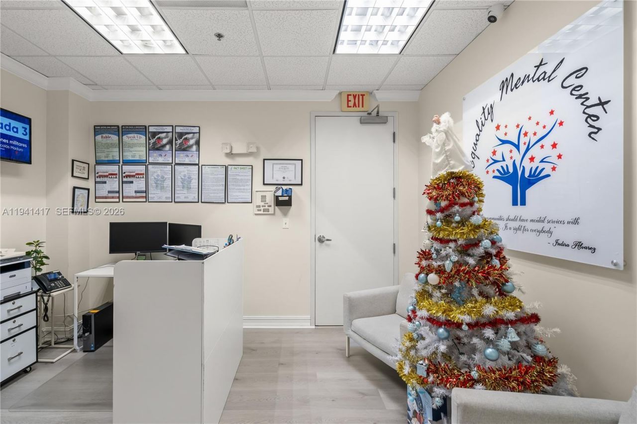 5803 NW 151st St, Unit 200-B, Miami Lakes, FL 33014 Photo