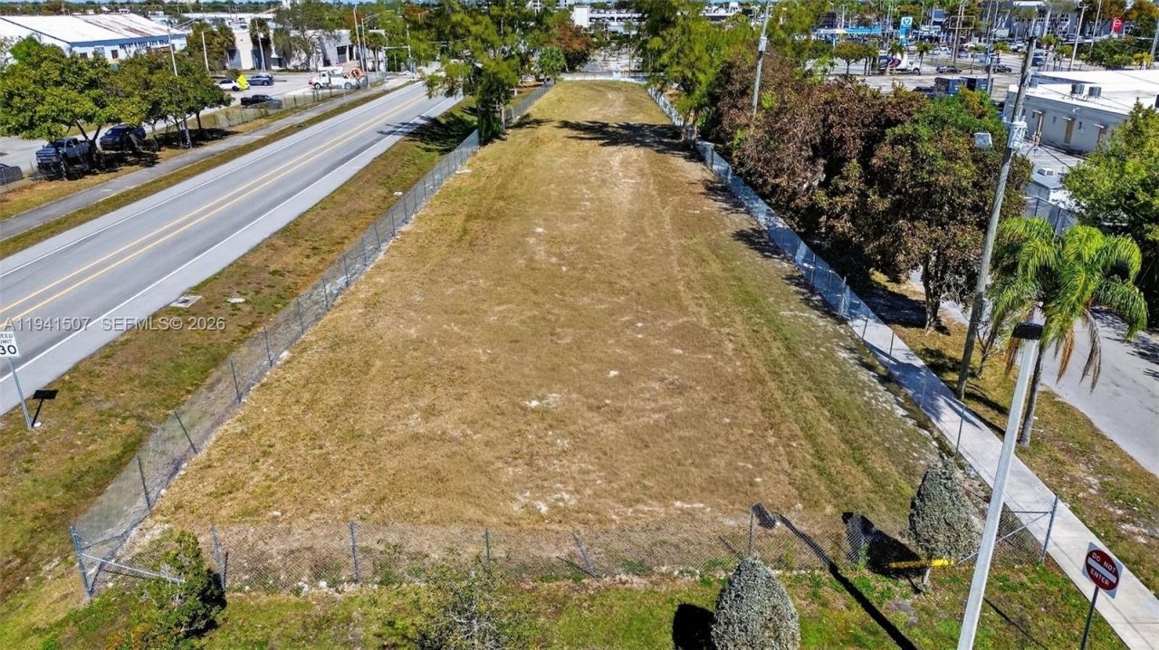 28,000 Square Feet Of Vacant Land Available For Le, Miami, FL 33157 Photo