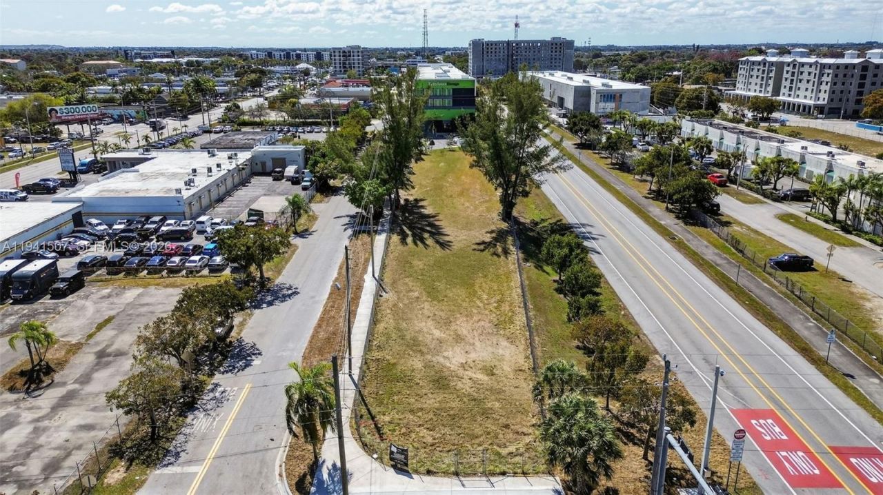 28,000 Square Feet Of Vacant Land Available For Le, Miami, FL 33157 Photo