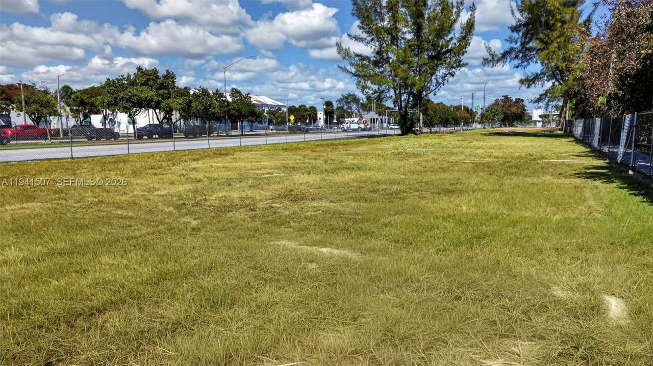 28,000 Square Feet Of Vacant Land Available For Le, Miami, FL 33157 Photo