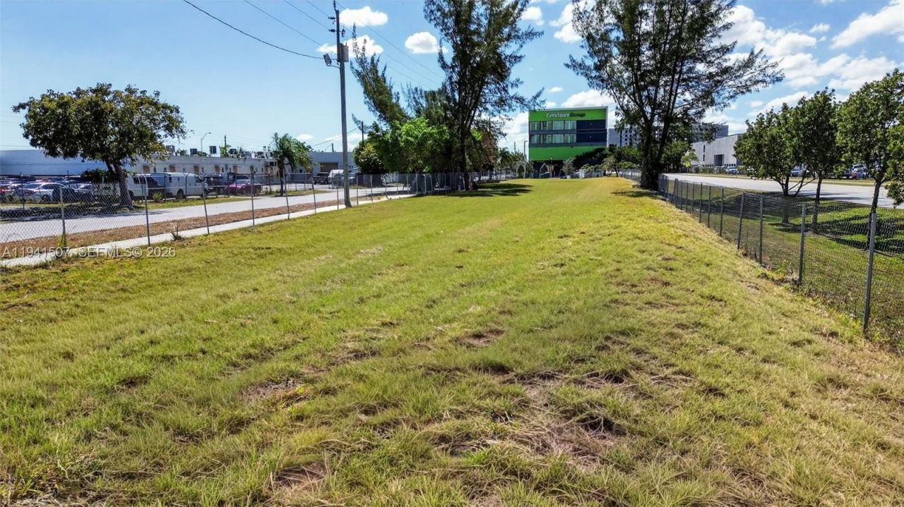 28,000 Square Feet Of Vacant Land Available For Le, Miami, FL 33157 Photo