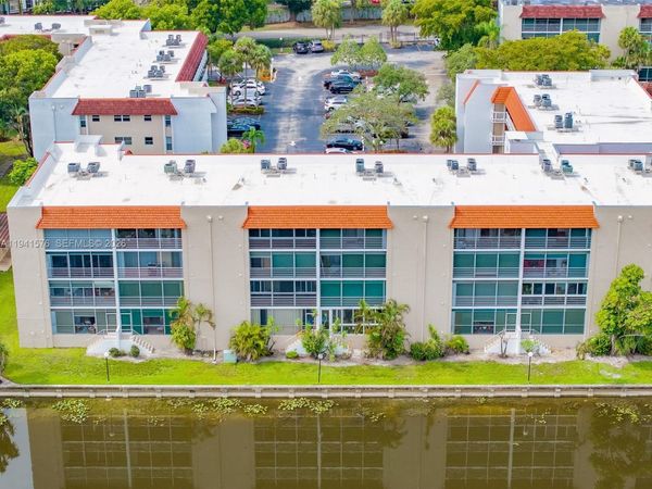 3581 Inverrary Dr, Unit 308, Lauderhill, FL 33319