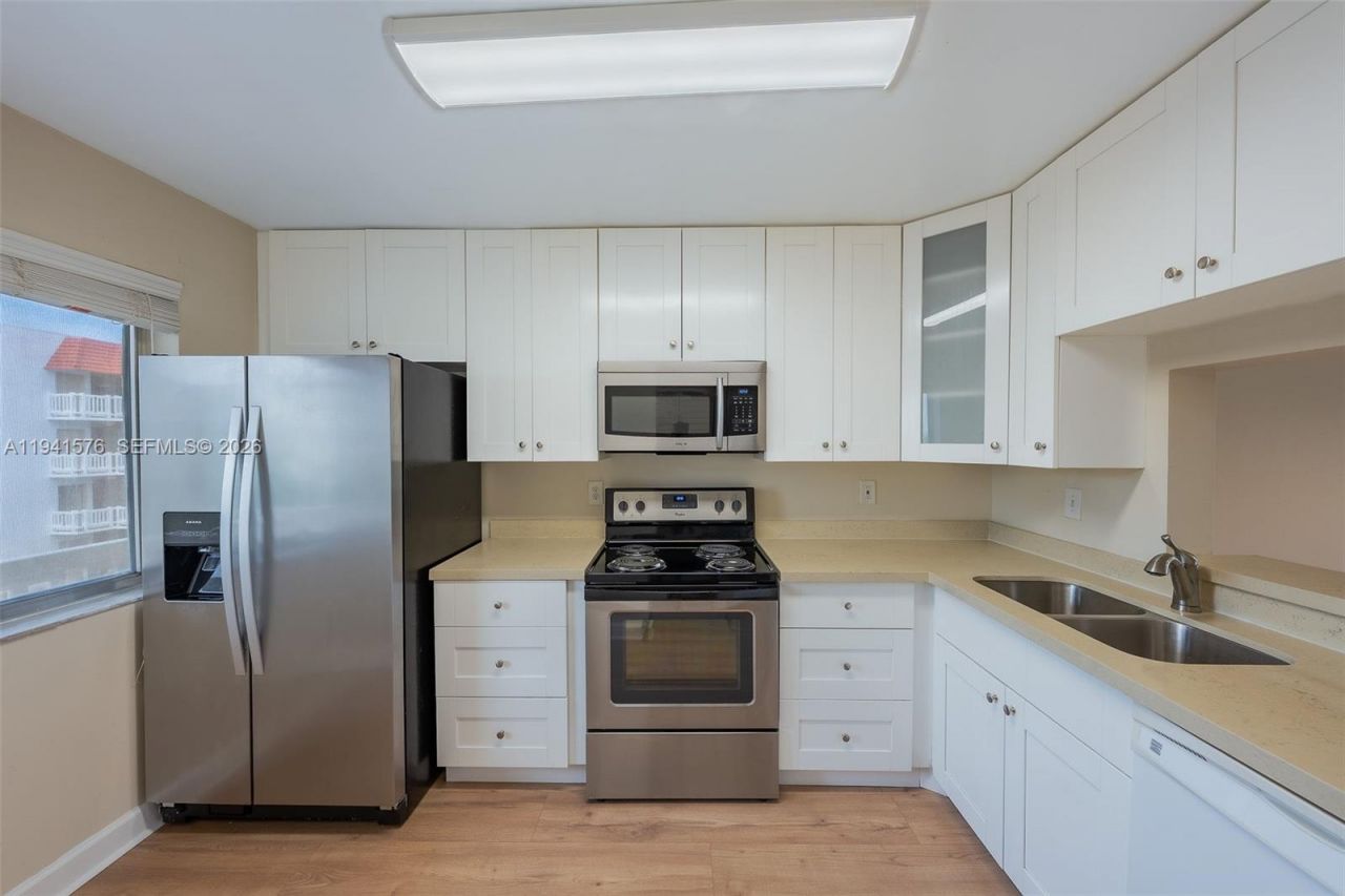 3581 Inverrary Dr, Unit 308, Lauderhill, FL 33319 Photo