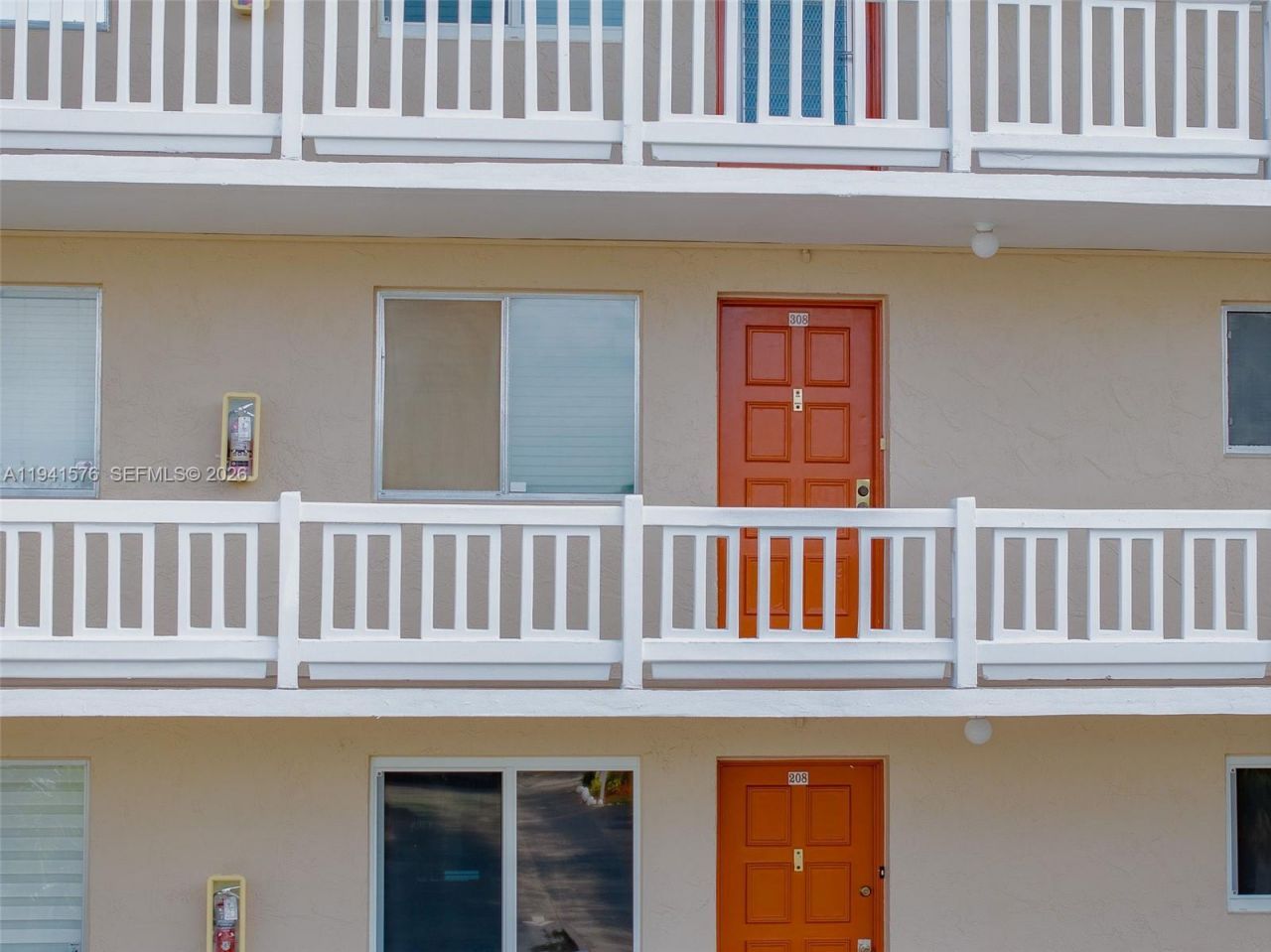 3581 Inverrary Dr, Unit 308, Lauderhill, FL 33319 Photo