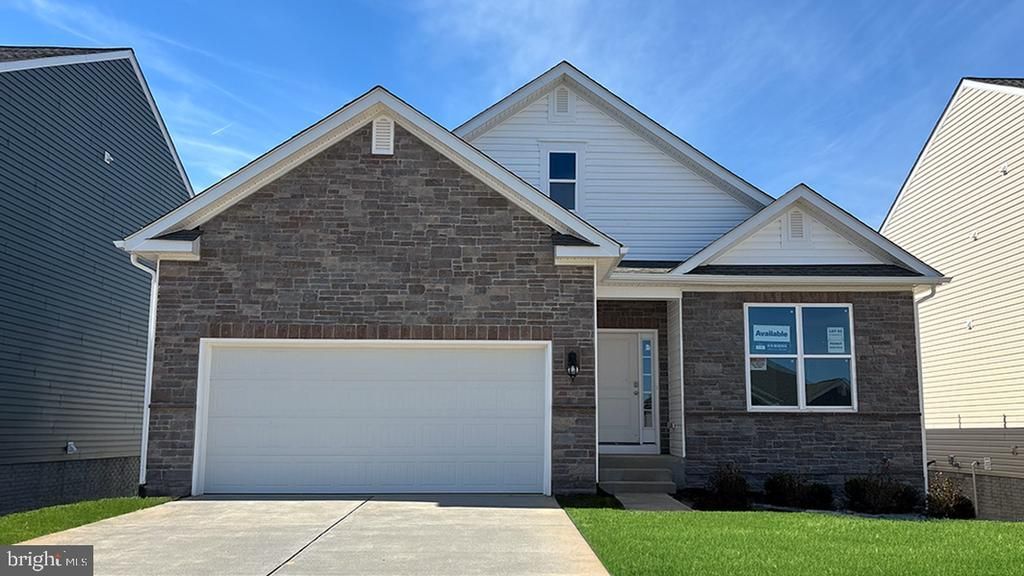 139 Woodford Drive, Stephens City, VA 22655 Main Photo