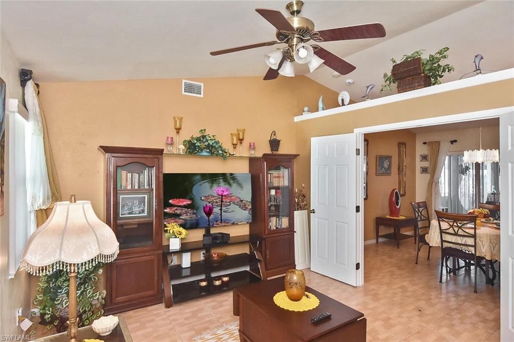 725 Milwaukee Blvd, Lehigh Acres, FL 33974 Photo