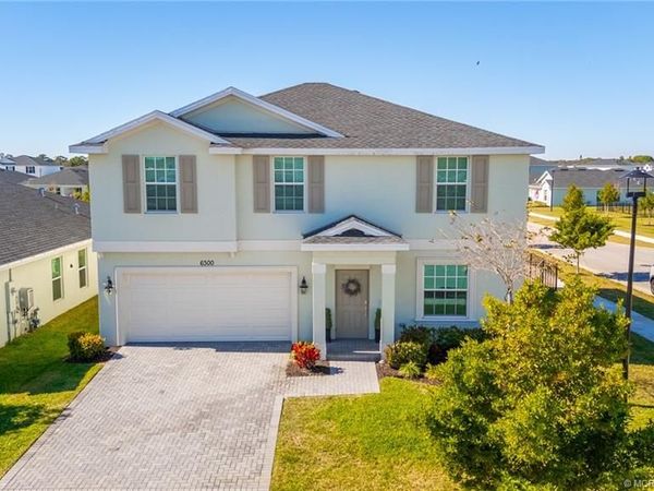 6300 NW Leafmore Lane, Port St Lucie, FL 34987