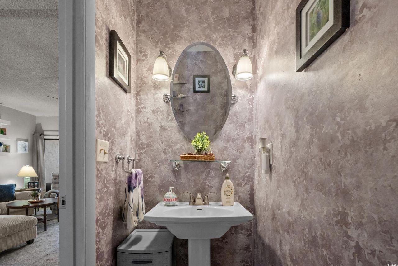 838 Villa Dr. Photo 17