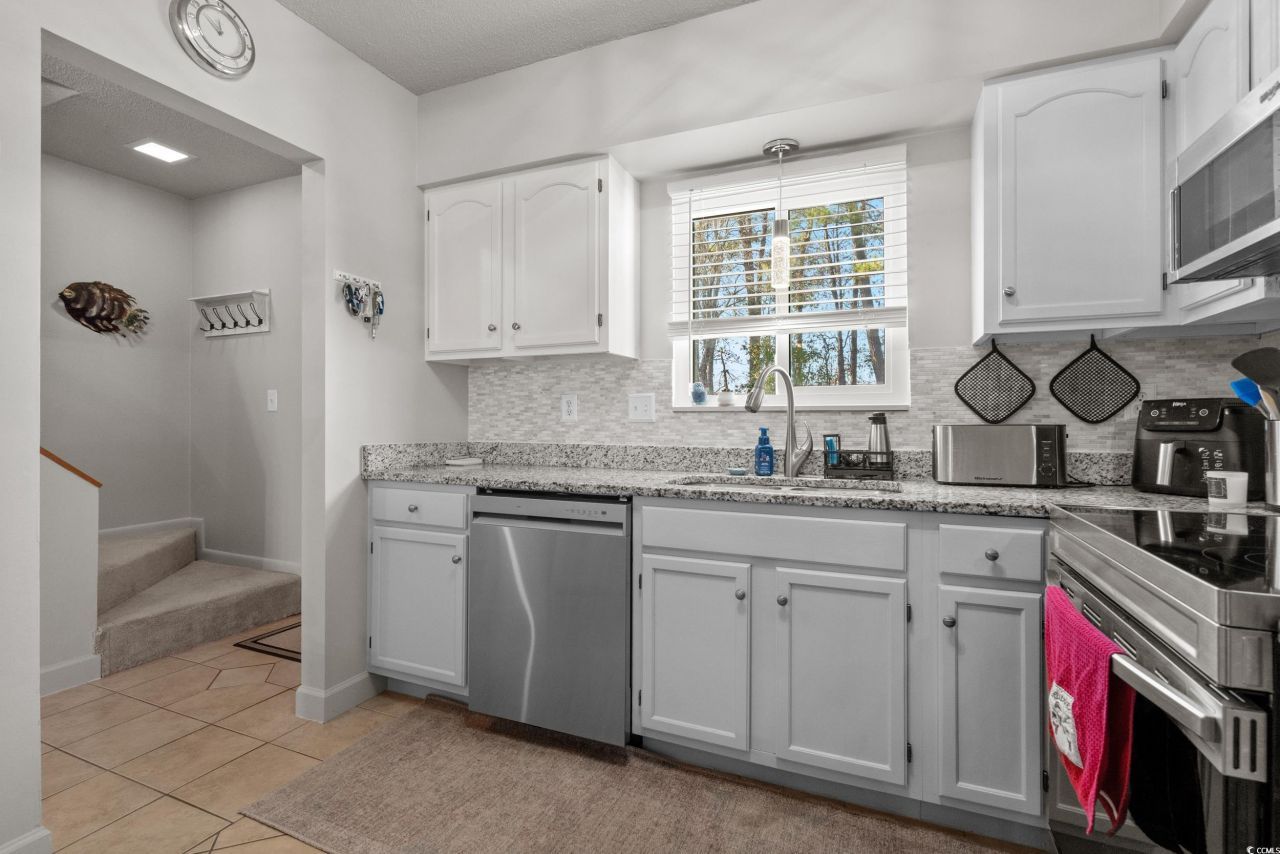 838 Villa Dr. Photo 4